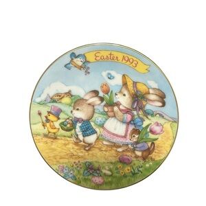 vintage Avon 1993 "Easter Parade" collectible plate trimmed in 22k gold.